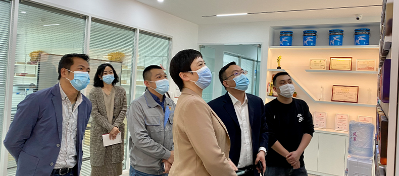 火炬高新區(qū)領(lǐng)導(dǎo)到訪捌斗新材科技 | 助力企業(yè)疫情防控、安全生產(chǎn)
